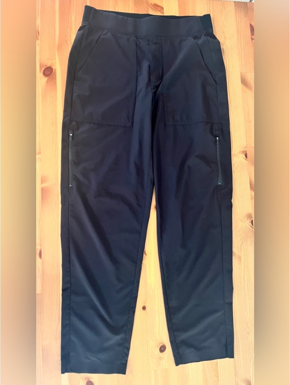 Athleta women’s size 4 Black Cargo Pants